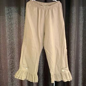 Goddess Gear Capri linen pants.
